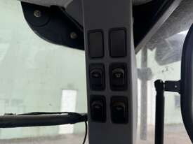 2008 New Holland T6010 (4x4) Tractor - picture2' - Click to enlarge