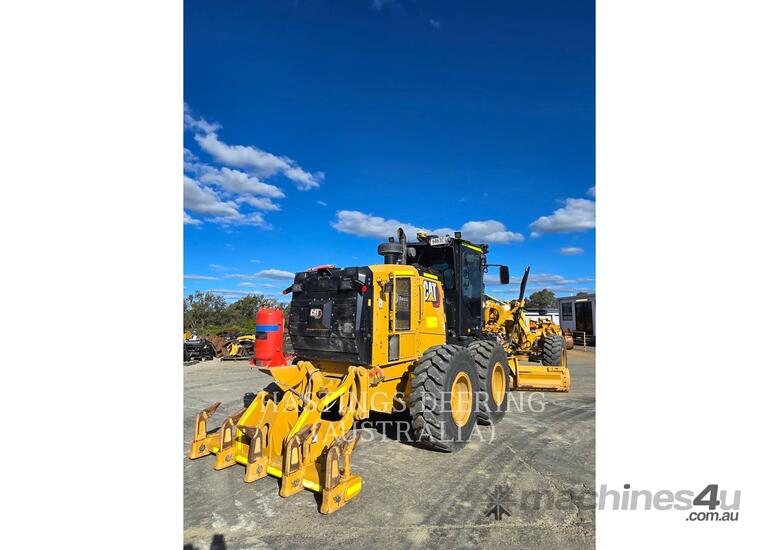 caption CAT 150-15 Motor Graders