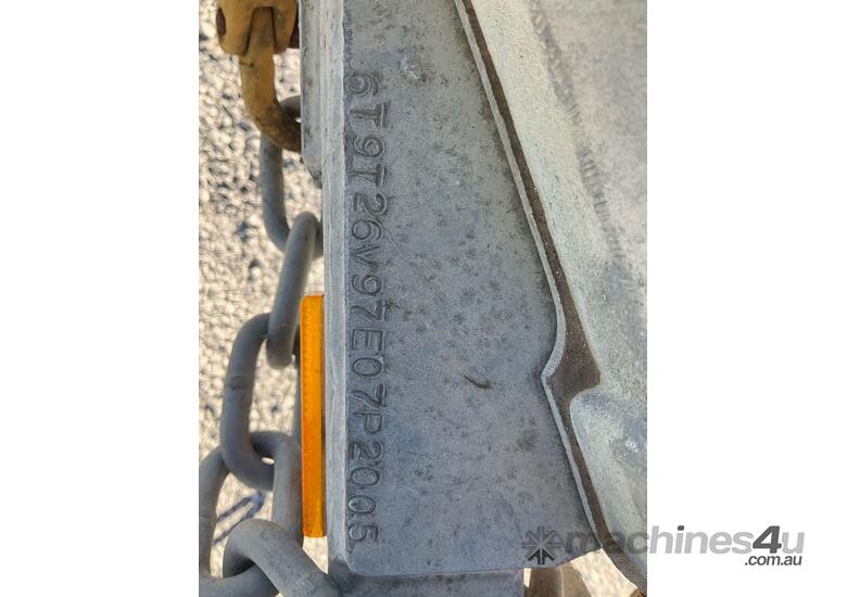 caption 2014 Safe Roads F1504001 VMS Board (Trailer Mounted)