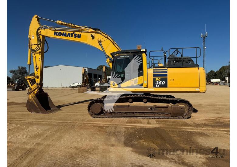 caption 2018 KOMATSU PC360 LC-11