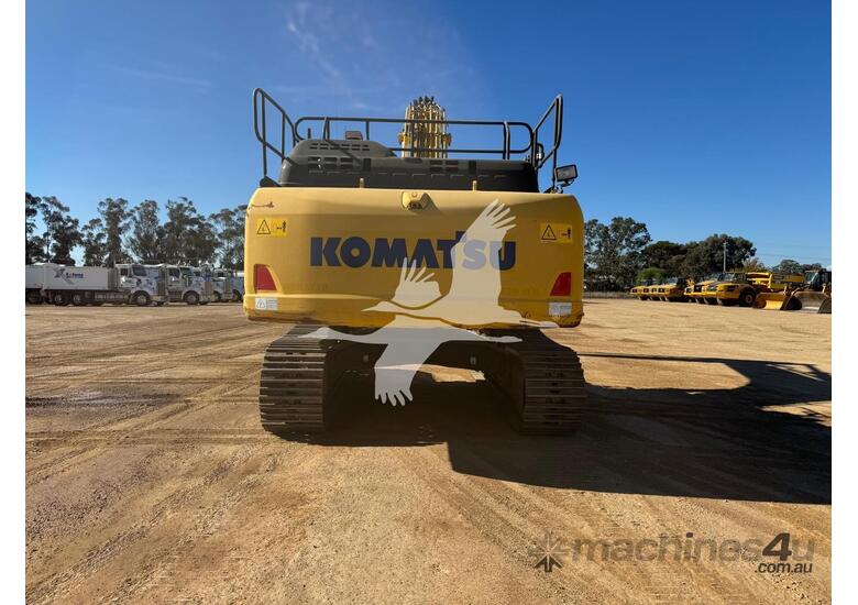 caption 2018 KOMATSU PC360 LC-11