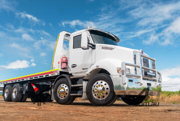 Kenworth   T360 Tilt tray Truck