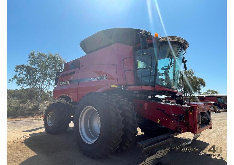 caption 2016 CASE IH 8240 AXIAL-FLOW HARVESTER