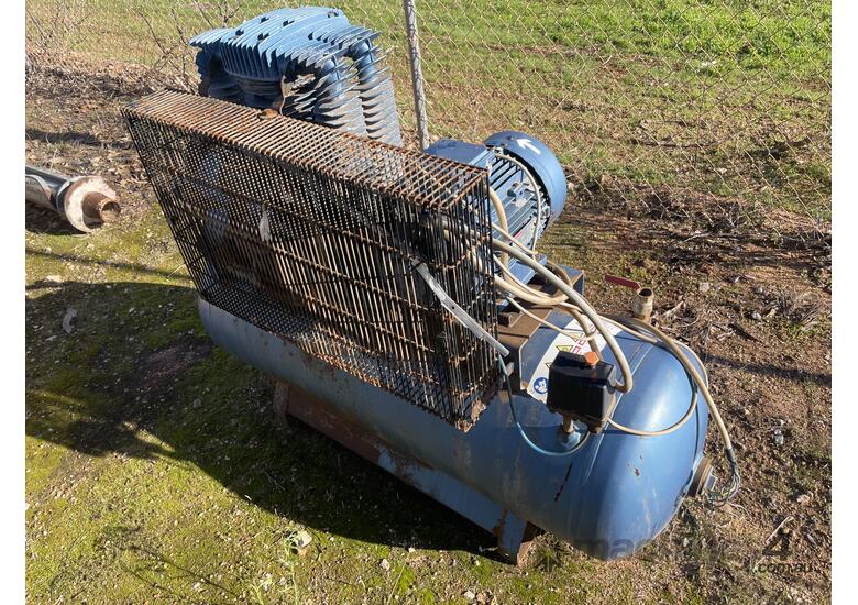 caption Pilotair Air Compressor,