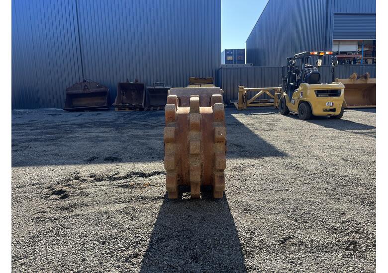 caption 460mm Compaction Roller (suits CAT 330GC & Hyundai 320)