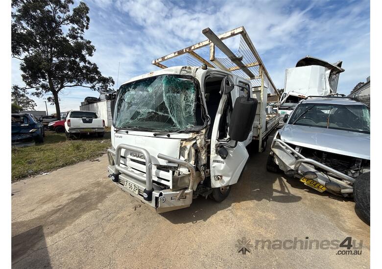 caption 2009 Isuzu NNR 200 Table Top