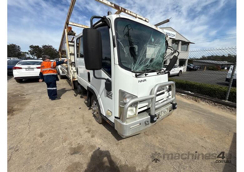 caption 2009 Isuzu NNR 200 Table Top