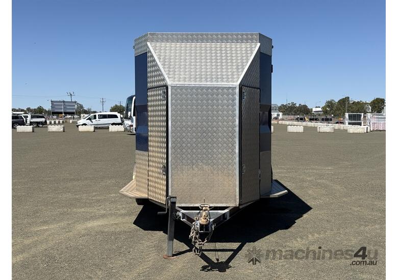 2019 HMJ TRAILERS HORSE FLOAT