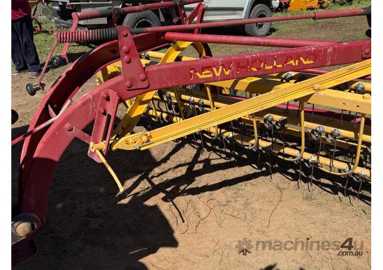 New Holland 256 Hay Rake