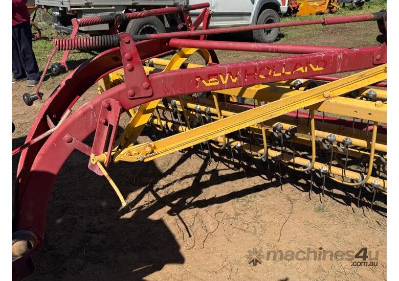 New Holland 256 Hay Rake
