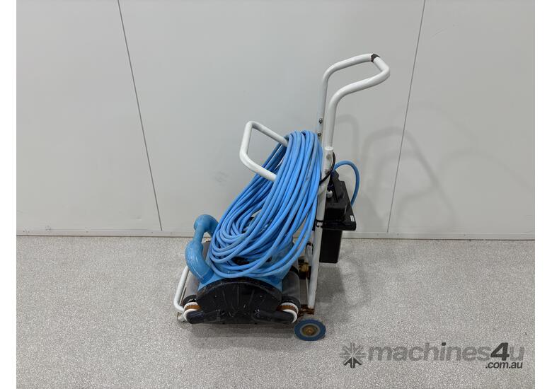 caption Robotek Robo Pro30 Pool Cleaner (Ex-Council)