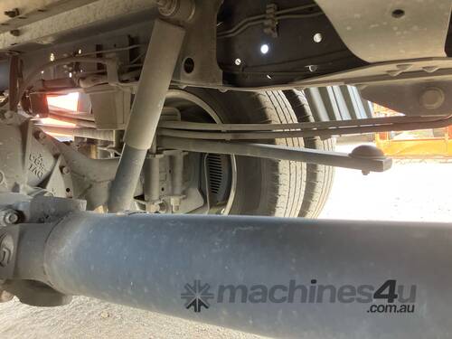 caption 2020 Isuzu NLR 45-150 Traypack