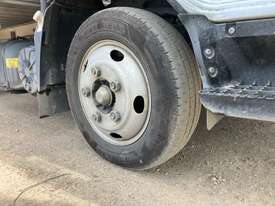 2020 Isuzu NLR 45-150 Traypack - picture2' - Click to enlarge