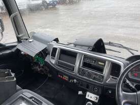 2010 Hino FC500 1018 EWP Day Cab - picture0' - Click to enlarge