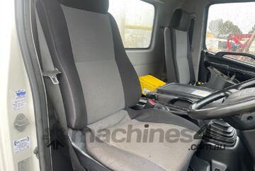 2010 Hino FC500 1018 EWP Day Cab 2010 Hino FC500 1018 EWP Day Cab