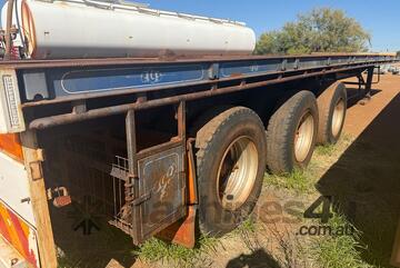 Freightmaster Blue 45 foot trailer - tri-axle - floor needs replacing