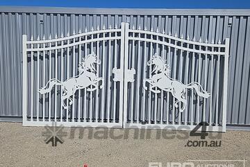 Unused 4.2m Iron Gates (Horse Design)