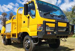 Isuzu NPS300 4x4 Turbo Diesel Traytop Firetruck. Ex QLD Fire & Rescue Service.