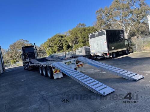 4.5m - 6 Tonne Heavy Duty Steel Track,Rubber Pads on steel,Rubber Track & Rubber Tyre Machinery Load