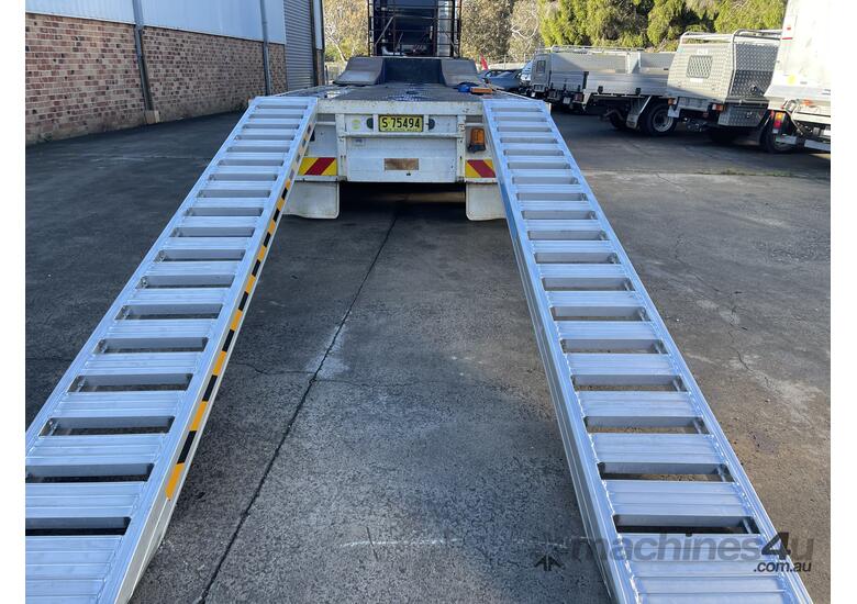 4.5m - 6 Tonne Heavy Duty Steel Track,Rubber Pads on steel,Rubber Track & Rubber Tyre Machinery Load