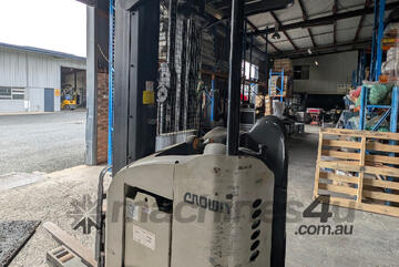 Forklift Electric CROWN RR5200 Reach Tilt Shift Forklift Electric CROWN RR5200 Reach Tilt Shift