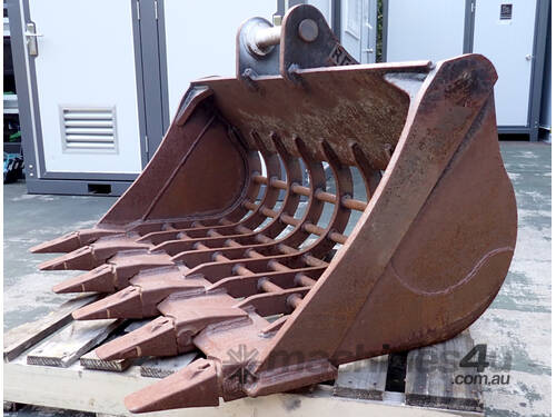 Barely used 5-10 ton (50mm pin) 1300mm Excavator Skeleton Sieve Riddle Bucket