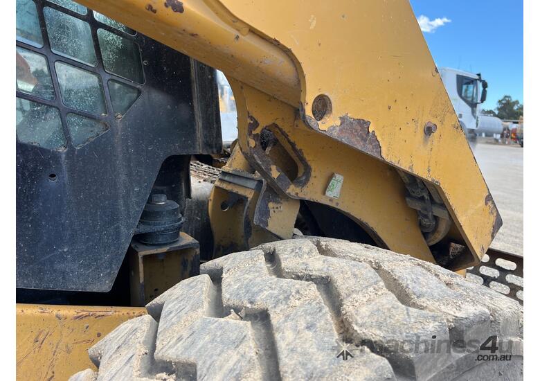 2014 Caterpillar 246D Wheeled Skid Steer