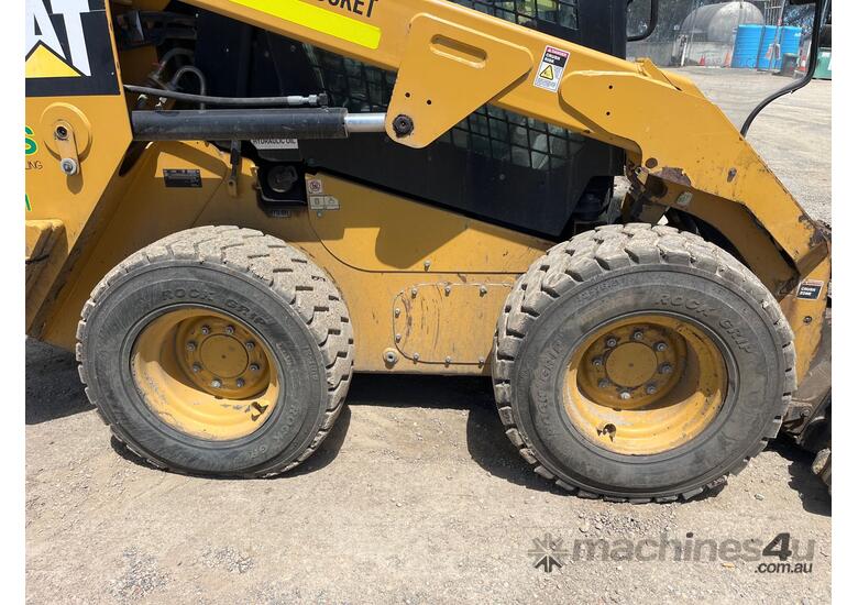 2014 Caterpillar 246D Wheeled Skid Steer