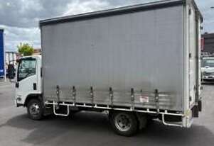 Isuzu 2018   Npr 65 190