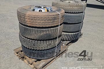 Truck Tyre & Rims (8 of)