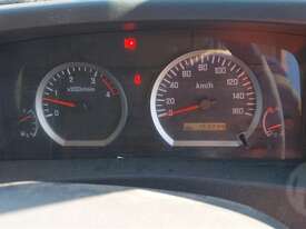 Isuzu NPR 400 - picture1' - Click to enlarge