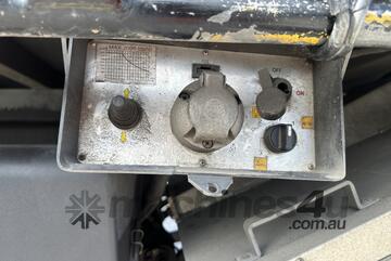 2014 Isuzu FH FVM 6x2 Curtainsider