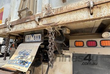 2013 DAF CF85 6x4 Tipper & 2013 CBB Dog Tipper Trailer (Council Assets) (Located Warracknabeal, VIC)