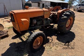 International 4x2 Tractor