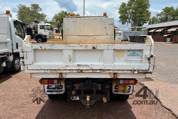 2014 Isuzu NLR275 Short Tipper