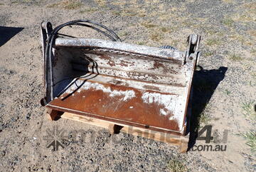 Bucket 4 in 1 suit mini loader