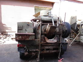 diesel powered hyd load concrete mixer , 200ltr 1 left , weight scales - picture1' - Click to enlarge
