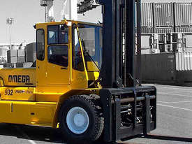  OMEGA 54E 40,000KG Container Handler  - picture2' - Click to enlarge