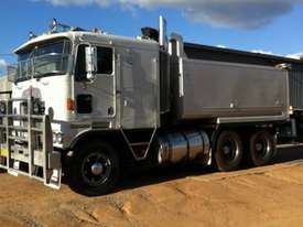 Kenworth K125 Rigid Truck and Trailer OR HIRE - picture2' - Click to enlarge