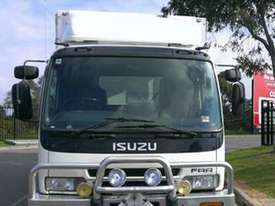 2002 ISUZU FRR 500 Cab Chassis - picture0' - Click to enlarge