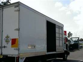 2002 ISUZU FRR 500 Cab Chassis - picture2' - Click to enlarge