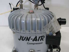 Compact Medical Dental Lab Silent Air Compressor - picture0' - Click to enlarge