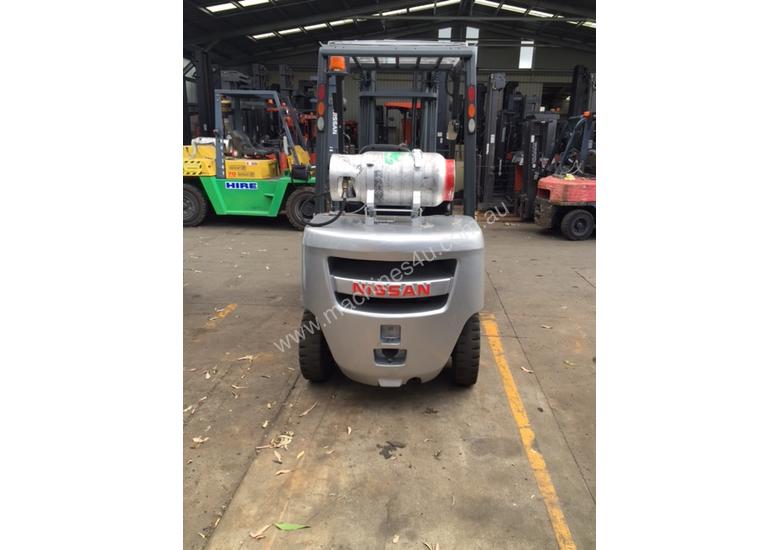 caption NISSAN Forklift 3 Ton 3700mm Lift Wide Carriage