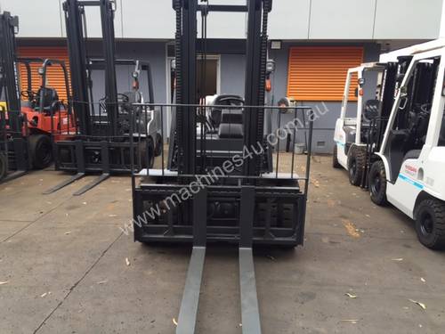 NISSAN Forklift 3 Ton 3700mm Lift Wide Carriage