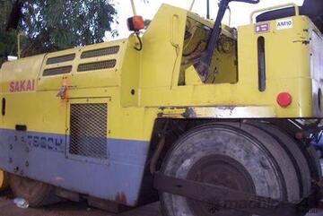 Sakai TS-30-H mini multi tyred roller Sakai TS-30-H mini multi tyred roller