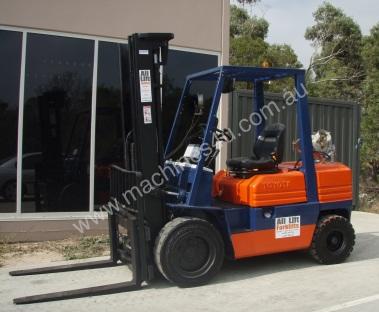 Forklifts ALH041 - Hire