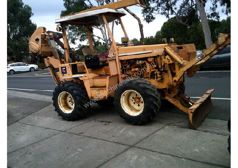 caption 8020 trencher plow / combo , ex telstra fleet , 1668 hrs , new chain sprockets and teeth