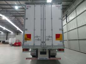 Fuso FV54 Refrigerated Truck - picture2' - Click to enlarge