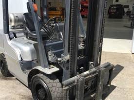 Used Nissan 3 tonne LPG forklift for sale - picture2' - Click to enlarge