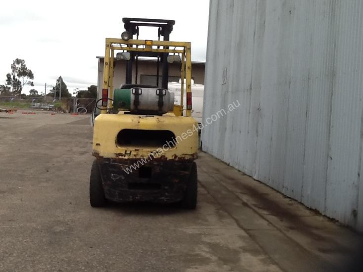 caption Hyster forklift standard mast 3.50